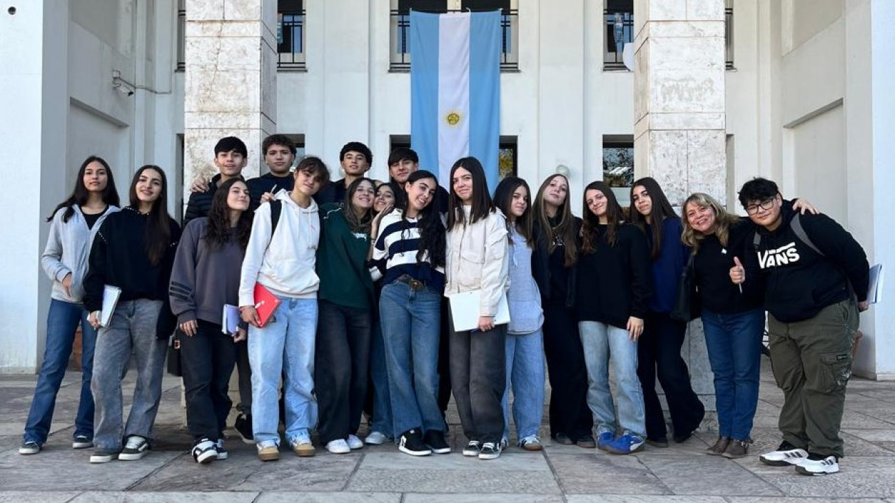 imagen Estudiantes de la Escuela de Agricultura de General Alvear visitaron la FCM y el CUSFyC